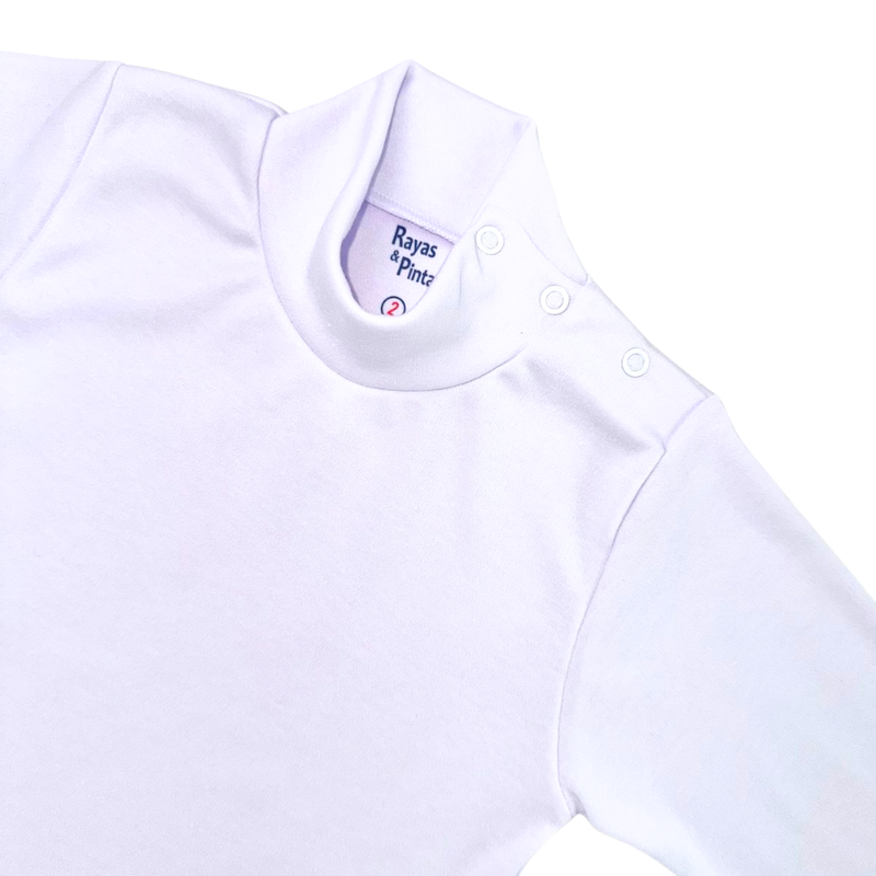 Buzo blanco cuello alto con broches