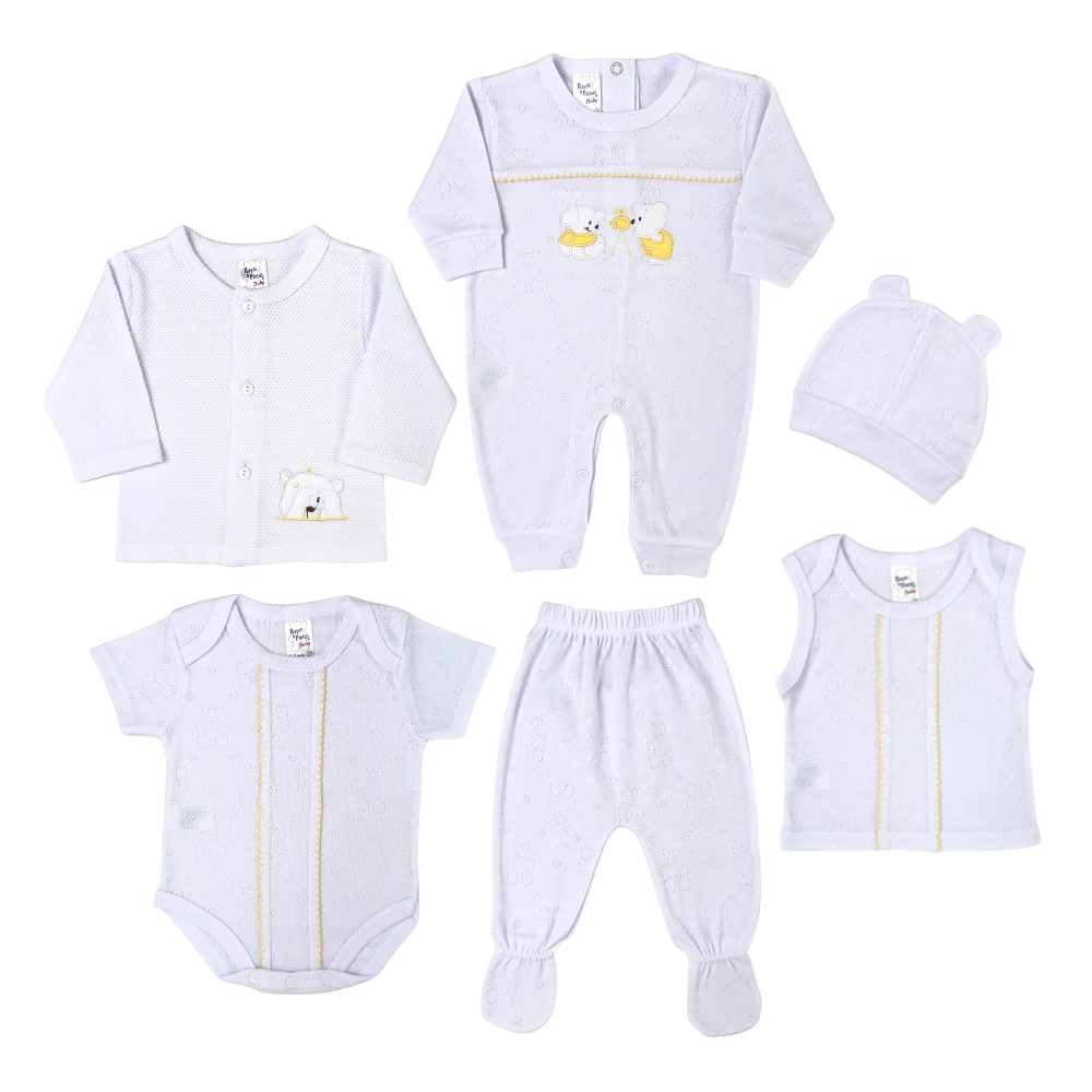 Primera muda boo-boo con decorados amarillos