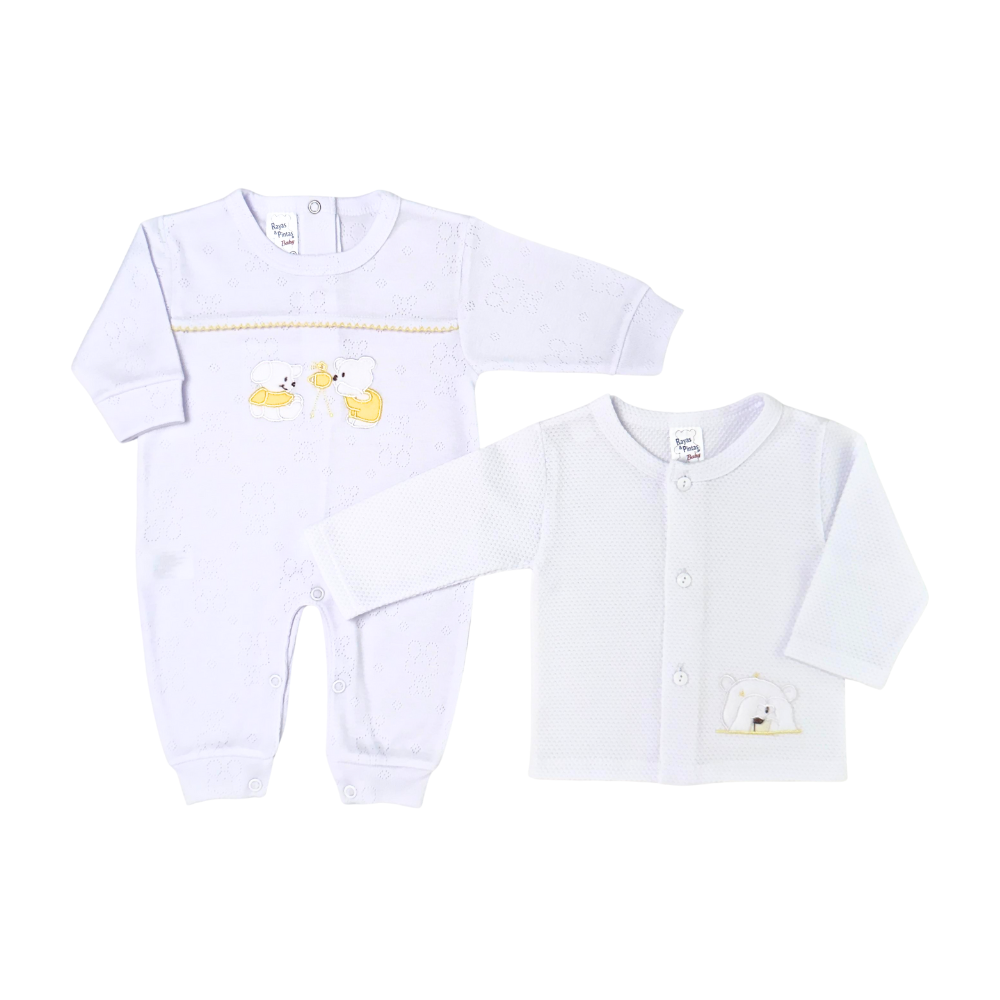 Primera muda boo-boo con decorados amarillos